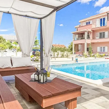 شقة Lovely In Grebaštica